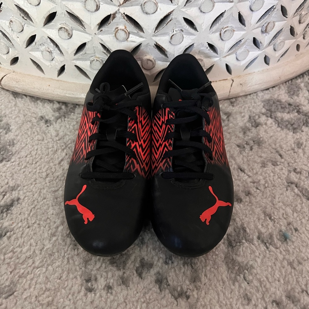 Boys Puma Cleats Size 3.5